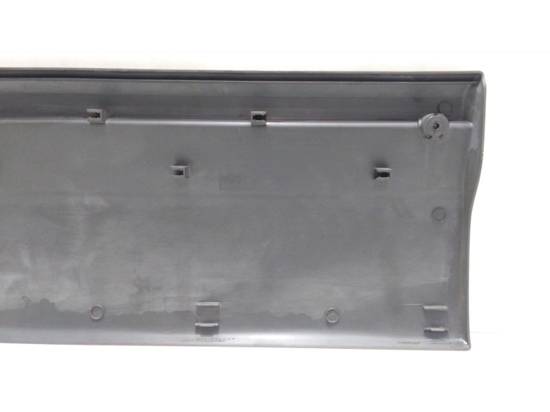 Recambio de molduras delanteras para iveco daily caja cerrada (1999 =>) 35 - c 13 caja cerrada, techo elevado referencia OEM IAM