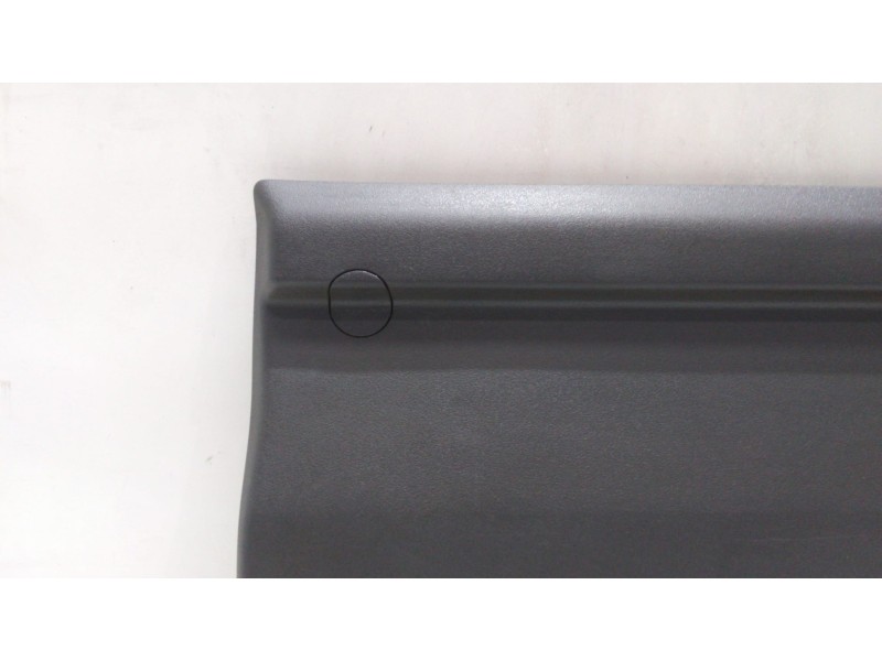 Recambio de molduras delanteras para iveco daily caja cerrada (1999 =>) 35 - c 13 caja cerrada, techo elevado referencia OEM IAM