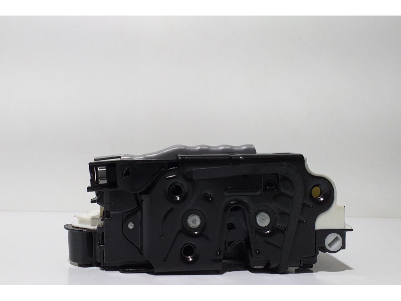 Recambio de cerradura puerta trasera izquierda para volkswagen golf vii lim. gtd bluemotion referencia OEM IAM 5K4839015R 60678 