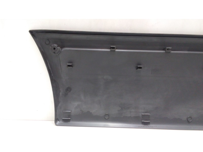 Recambio de molduras delanteras para iveco daily caja cerrada (1999 =>) 35 - c 13 caja cerrada, techo elevado referencia OEM IAM