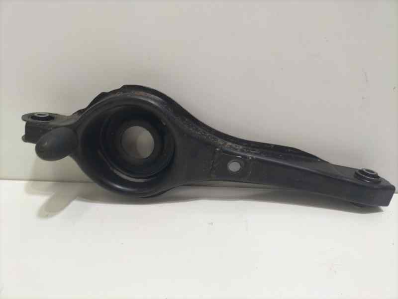Recambio de brazo suspension inferior trasero izquierdo para ford focus berlina (cap) ghia referencia OEM IAM HWDA 83133 