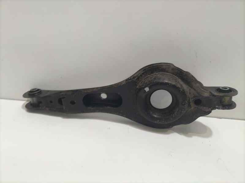 Recambio de brazo suspension inferior trasero izquierdo para ford focus berlina (cap) ghia referencia OEM IAM HWDA 83133 