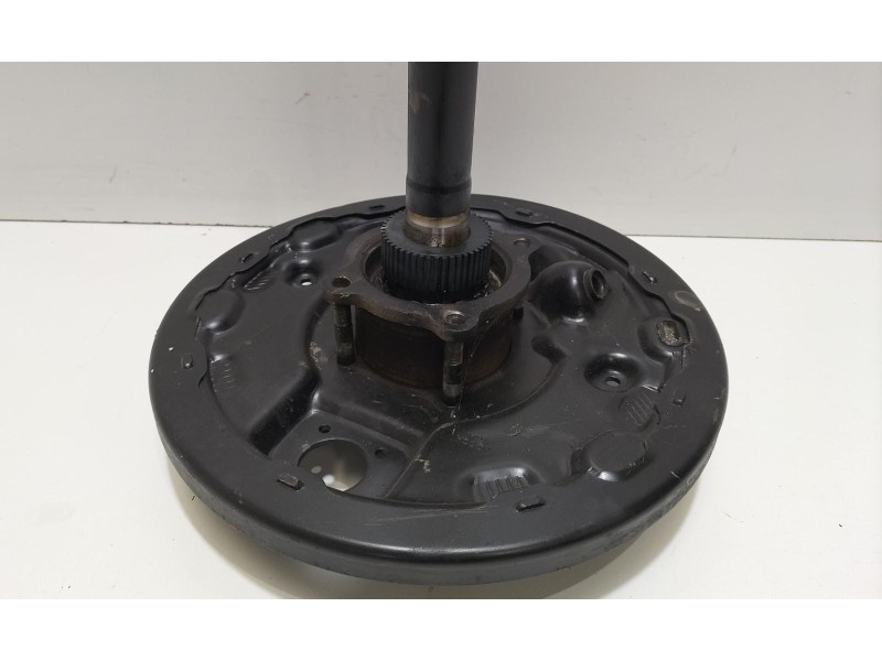 Recambio de mangueta trasera derecha para nissan terrano/terrano.ii (r20) aventura referencia OEM IAM ZD30 76999 