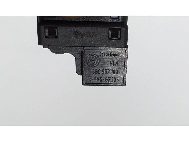 Recambio de intercooler para volkswagen golf vii lim. gtd bluemotion referencia OEM IAM 5G0962109 60716 