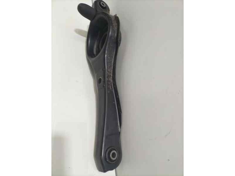 Recambio de brazo suspension inferior trasero izquierdo para ford focus berlina (cap) ghia referencia OEM IAM HWDA 83133 