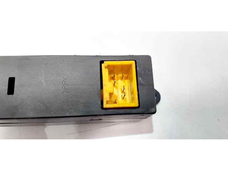 Recambio de mando elevalunas trasero izquierdo para mitsubishi montero sport (k90) 2.5 td gls referencia OEM IAM MR194820 44006 