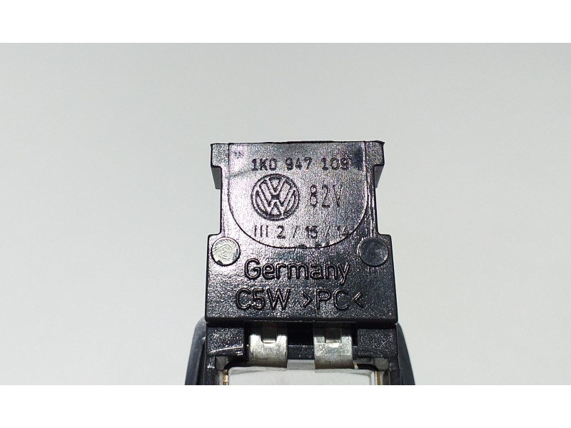 Recambio de luz interior para volkswagen golf vii lim. gtd bluemotion referencia OEM IAM 1K0947109 60717 