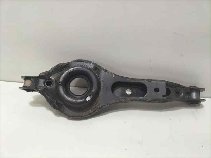 Recambio de brazo suspension inferior trasero derecho para ford focus berlina (cap) ghia referencia OEM IAM HWDA 83136 
