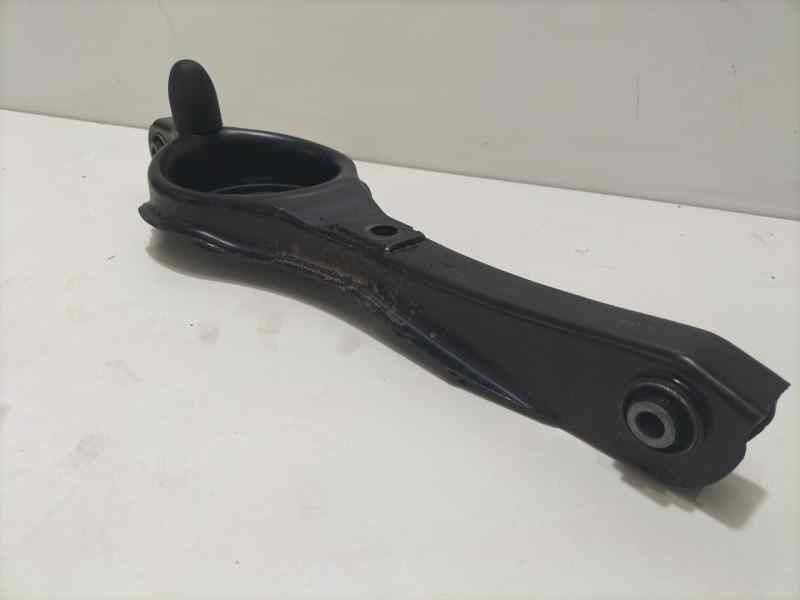 Recambio de brazo suspension inferior trasero derecho para ford focus berlina (cap) ghia referencia OEM IAM HWDA 83136 