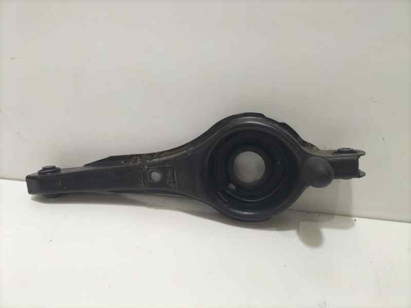 Recambio de brazo suspension inferior trasero derecho para ford focus berlina (cap) ghia referencia OEM IAM HWDA 83136 