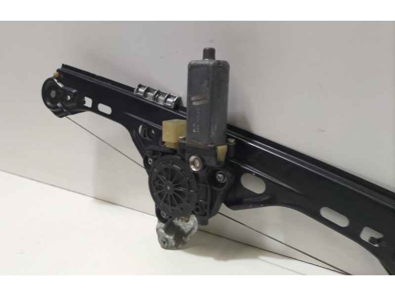Recambio de elevalunas trasero izquierdo para mercedes-benz clase c (w203) berlina 2.7 cdi 20v cat referencia OEM IAM 0130822008