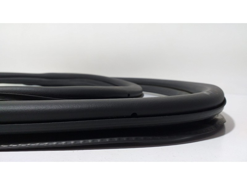 Recambio de goma contorno para volkswagen golf vii lim. gtd bluemotion referencia OEM IAM 5G6867913 60768 