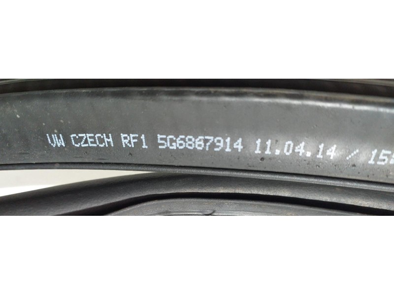 Recambio de goma contorno para volkswagen golf vii lim. gtd bluemotion referencia OEM IAM 5G6867914 60769 