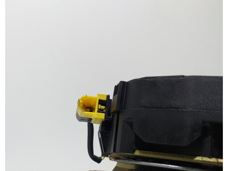 Recambio de cinturon seguridad trasero izquierdo para mercedes-benz clase m (w163) 230 (163.136) referencia OEM IAM A1638601985 