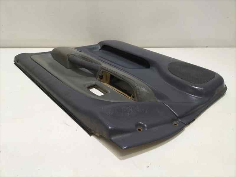 Recambio de guarnecido puerta delantera derecha para toyota land cruiser (j9) td gx (5-ptas.) referencia OEM IAM 6777760050 8166