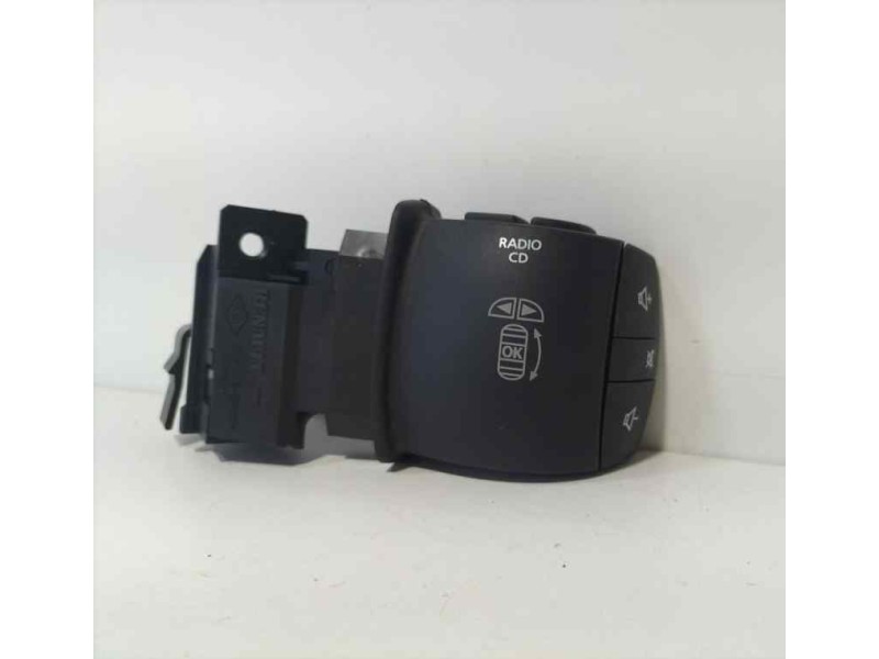 Recambio de mando volante para renault megane iii berlina 5 p expression referencia OEM IAM 255520013R 86422 