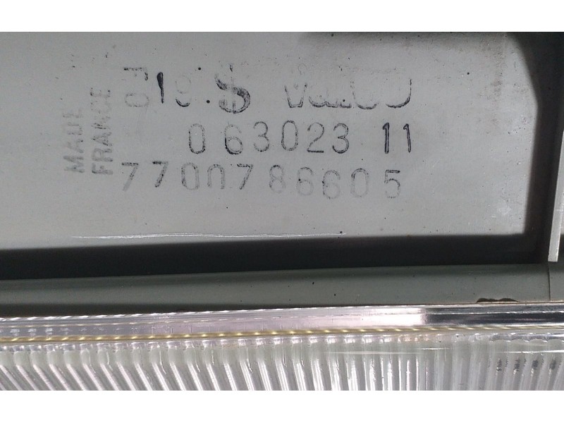 Recambio de faro izquierdo para renault 19 hatchback (b/c53) tde limited referencia OEM IAM 7700786605 67635 