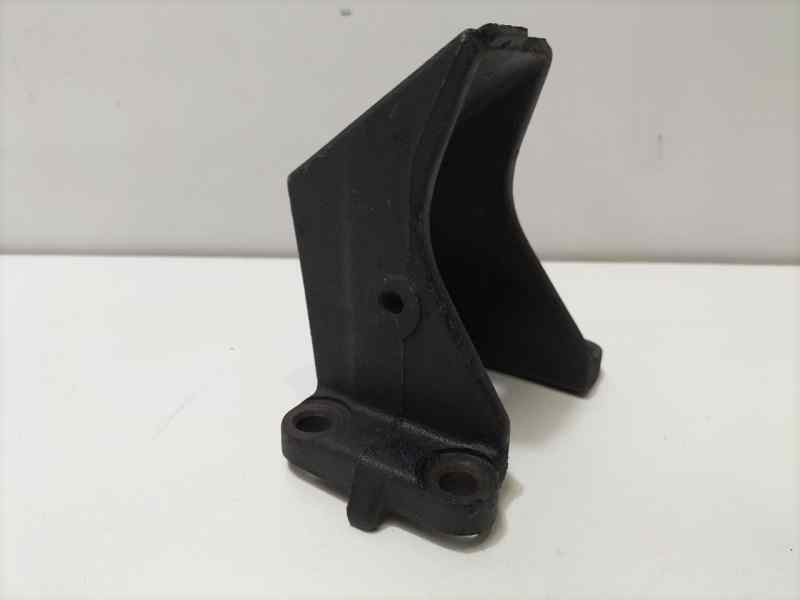 Recambio de soporte motor para toyota land cruiser (j9) td gx (5-ptas.) referencia OEM IAM 1231567030 83267 