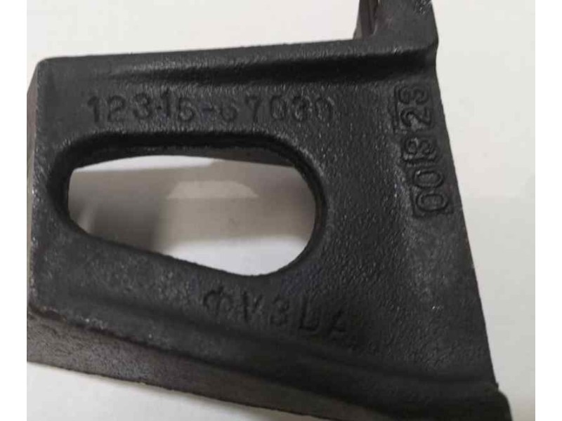 Recambio de soporte motor para toyota land cruiser (j9) td gx (5-ptas.) referencia OEM IAM 1231567030 83267 