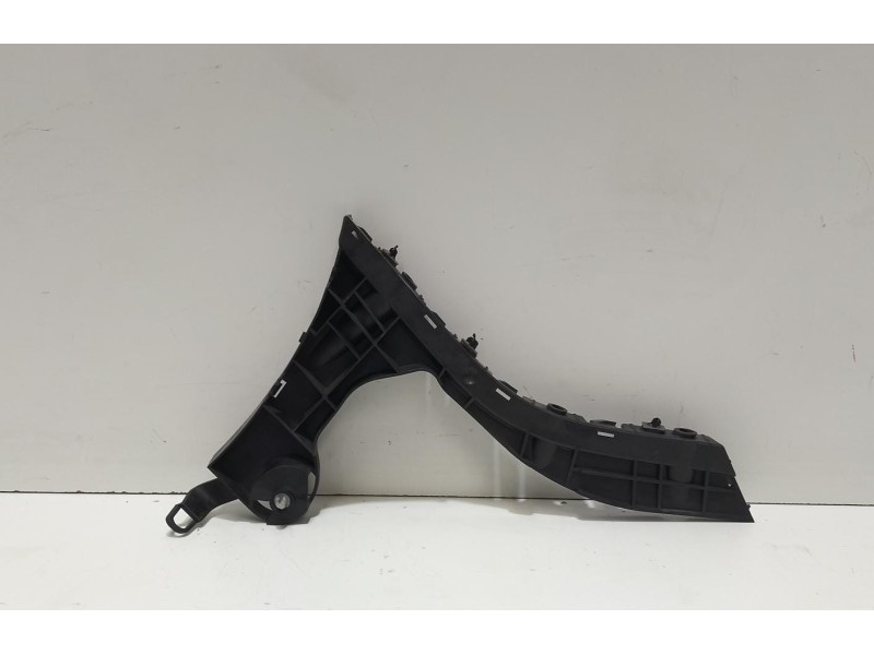 Recambio de molduras traseras para volvo xc60 2.4 diesel cat referencia OEM IAM 30764698 77142 