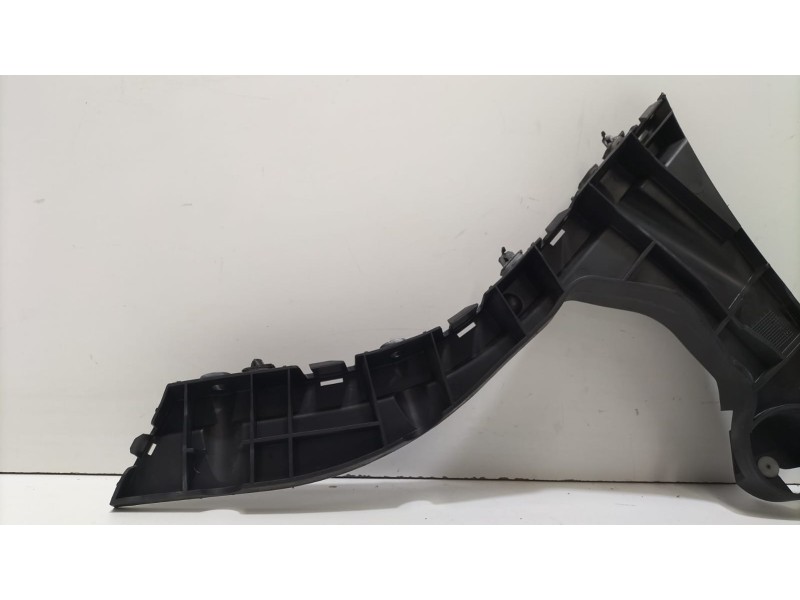 Recambio de molduras traseras para volvo xc60 2.4 diesel cat referencia OEM IAM 30764698 77142 