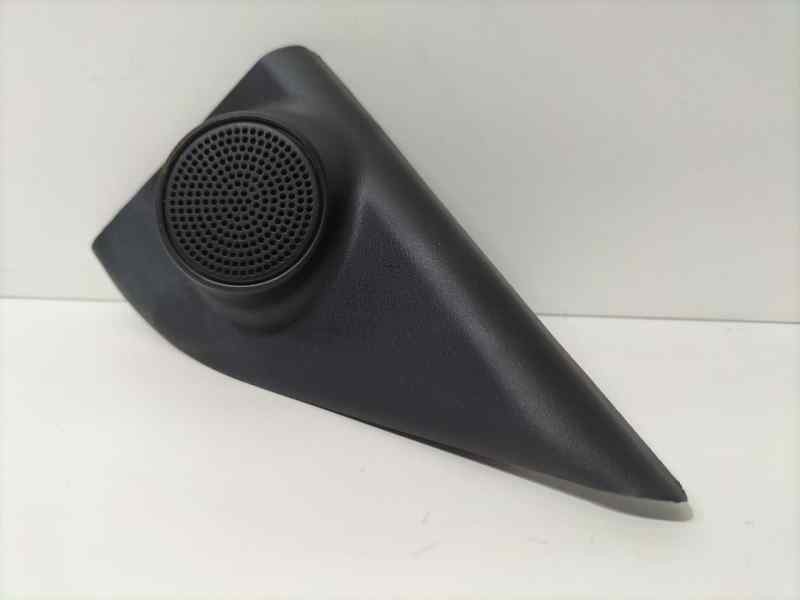 Recambio de molduras delanteras para hyundai tucson (jm) 2.0 crdi style referencia OEM IAM 963102E000 81698 