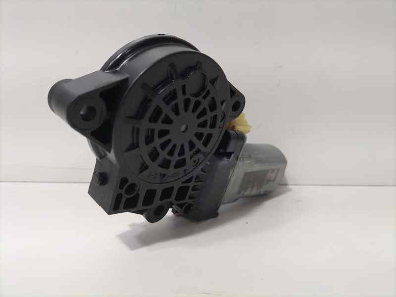 Recambio de motor elevalunas trasero derecho para hyundai tucson (jm) 2.0 crdi style referencia OEM IAM D4EA 81699 