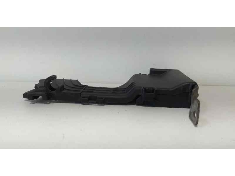 Recambio de caja reles / fusibles para renault megane iii berlina 5 p expression referencia OEM IAM K9K830 86438 