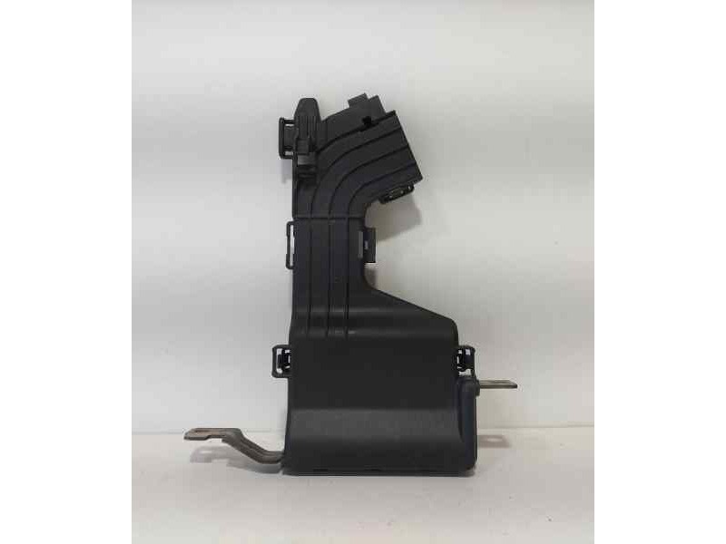 Recambio de caja reles / fusibles para renault megane iii berlina 5 p expression referencia OEM IAM K9K830 86438 