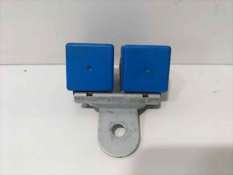 Recambio de rele para hyundai tucson (jm) 2.0 crdi style referencia OEM IAM 952302E000 81704 