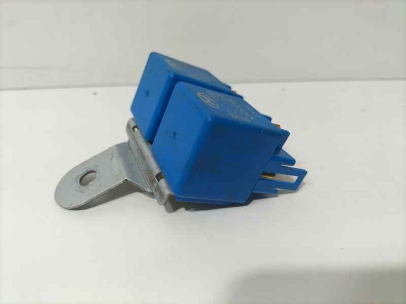 Recambio de rele para hyundai tucson (jm) 2.0 crdi style referencia OEM IAM 952302E000 81704 