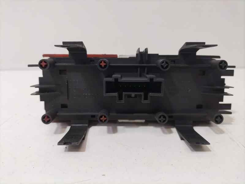 Recambio de warning para renault megane ii coupe/cabrio confort authentique referencia OEM IAM 8200095493 83860 