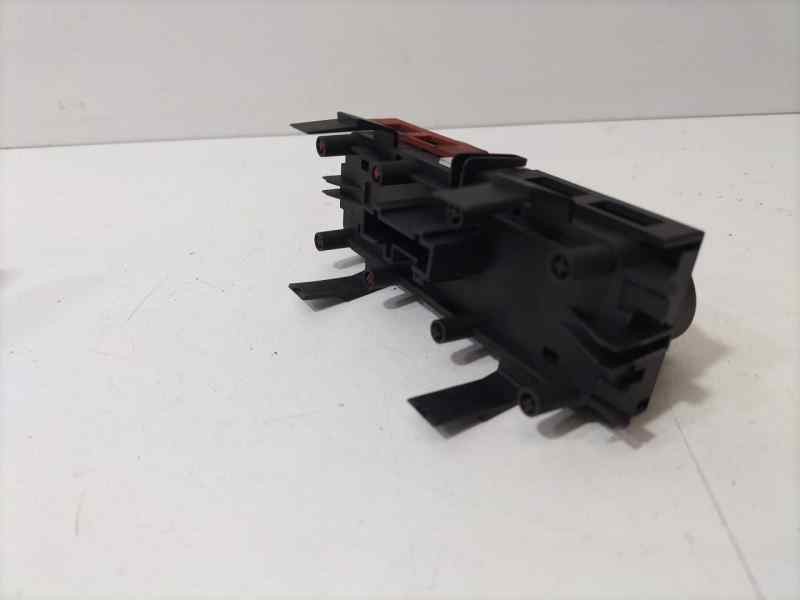 Recambio de warning para renault megane ii coupe/cabrio confort authentique referencia OEM IAM 8200095493 83860 