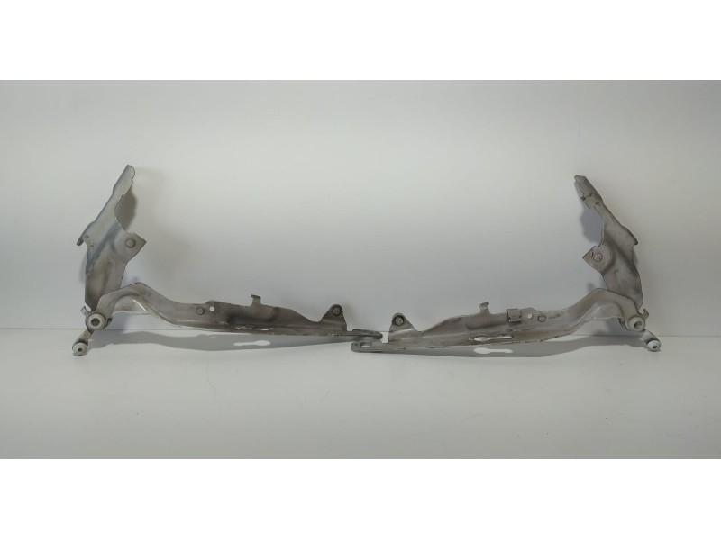 Recambio de amortiguadores capo para volvo xc60 2.4 diesel cat referencia OEM IAM 30779283 77229 