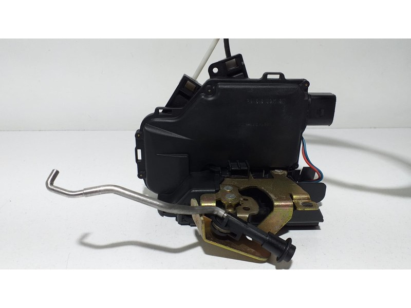 Recambio de cerradura puerta trasera derecha para audi a6 berlina (4b2) 2.5 tdi referencia OEM IAM 4B0839016B 67716 