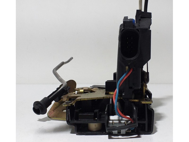 Recambio de cerradura puerta trasera derecha para audi a6 berlina (4b2) 2.5 tdi referencia OEM IAM 4B0839016B 67716 