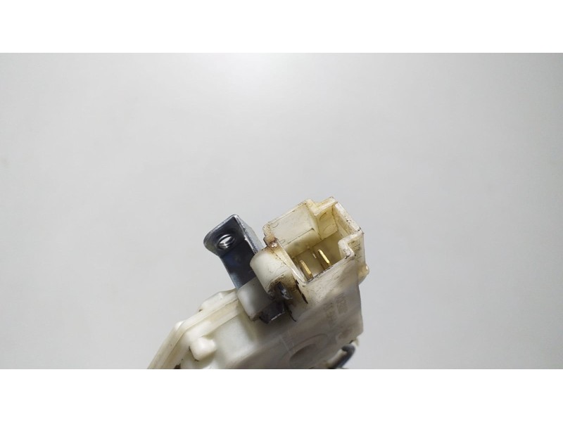 Recambio de cerradura puerta trasera derecha para nissan terrano/terrano.ii (r20) comfort referencia OEM IAM 8255250J01 67719 