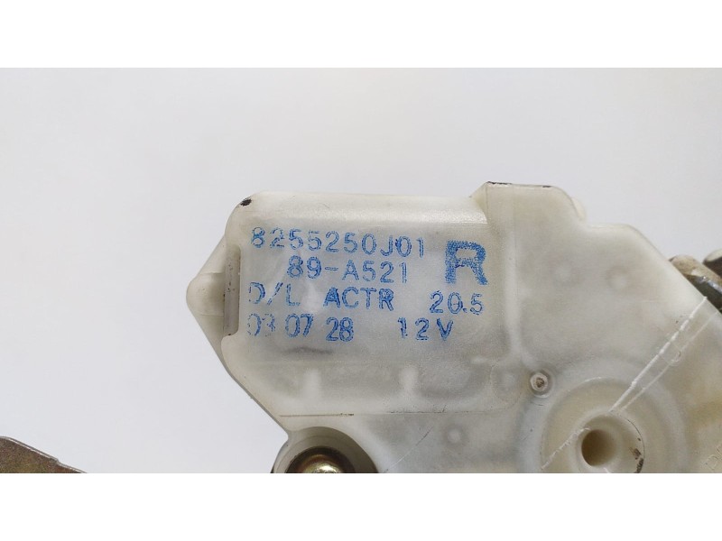 Recambio de cerradura puerta trasera derecha para nissan terrano/terrano.ii (r20) comfort referencia OEM IAM 8255250J01 67719 