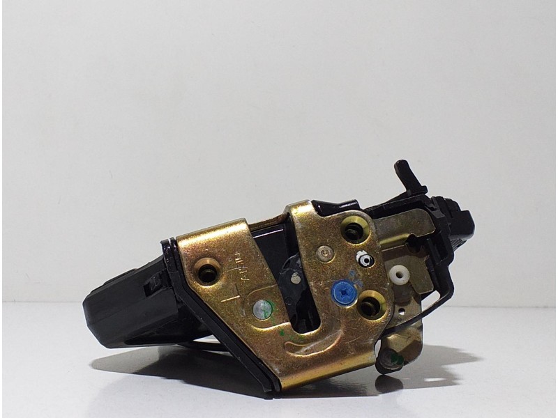 Recambio de cerradura puerta trasera izquierda para toyota corolla (e12) 2.0 d-4d linea luna berlina referencia OEM IAM 69060123 Recambio de cerradura puerta trasera izquierda para toyota corolla (e12) 2.0 d-4d linea luna berlina referencia OEM IAM 69060123