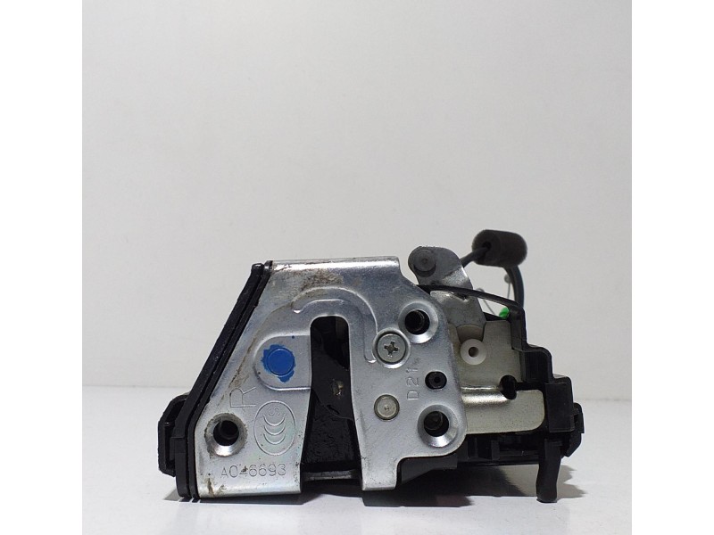 Recambio de cerradura puerta trasera derecha para toyota rav 4 (a3) executive referencia OEM IAM 6905042021 67726  Recambio de cerradura puerta trasera derecha para toyota rav 4 (a3) executive referencia OEM IAM 6905042021 67726