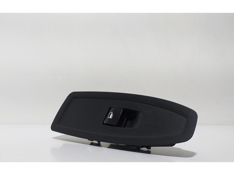 Recambio de mando elevalunas delantero derecho para bmw serie 1 lim. (f20) m135i xdrive referencia OEM IAM 9208107 60915 