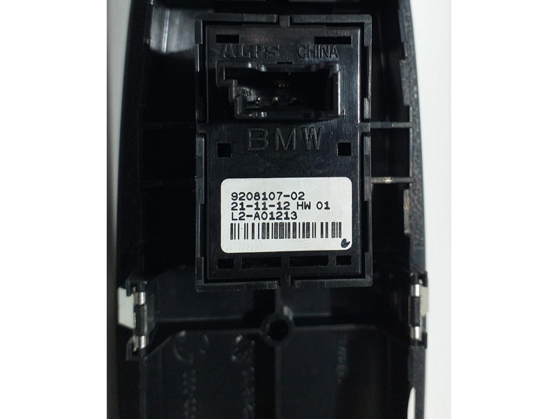 Recambio de mando elevalunas delantero derecho para bmw serie 1 lim. (f20) m135i xdrive referencia OEM IAM 9208107 60915 