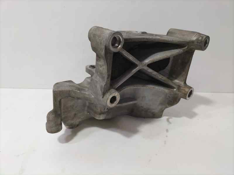 Recambio de soporte alternador para hyundai tucson (jm) 2.0 crdi style referencia OEM IAM D4EA 81732 