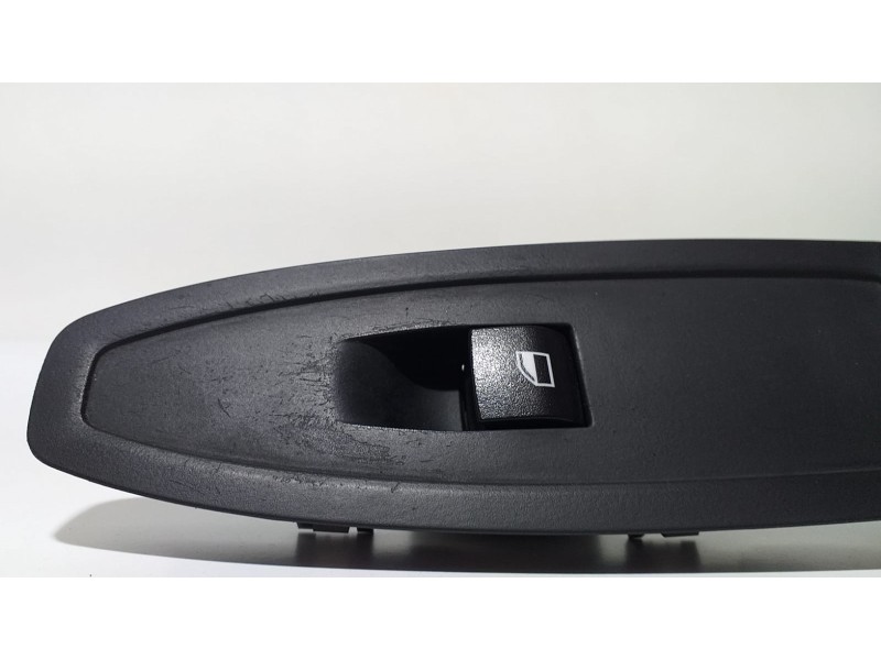 Recambio de mando elevalunas delantero derecho para bmw serie 1 lim. (f20) m135i xdrive referencia OEM IAM 9208107 60915 