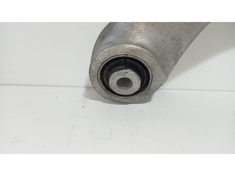 Recambio de brazo suspension superior trasero derecho para audi a5 coupe (8t) 2.0 tdi quattro referencia OEM IAM 8K0505324F 7451