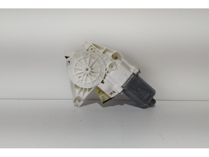 Recambio de motor elevalunas delantero derecho para mercedes-benz clase r (w251) 320 cdi l (251.122) referencia OEM IAM 01308222