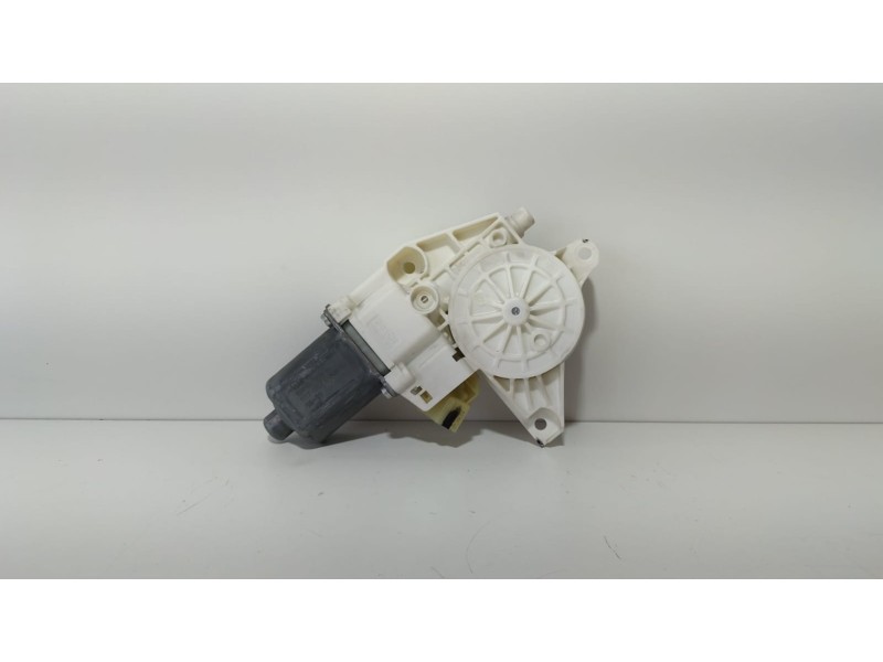 Recambio de motor elevalunas delantero izquierdo para mercedes-benz clase r (w251) 320 cdi l (251.122) referencia OEM IAM A25182