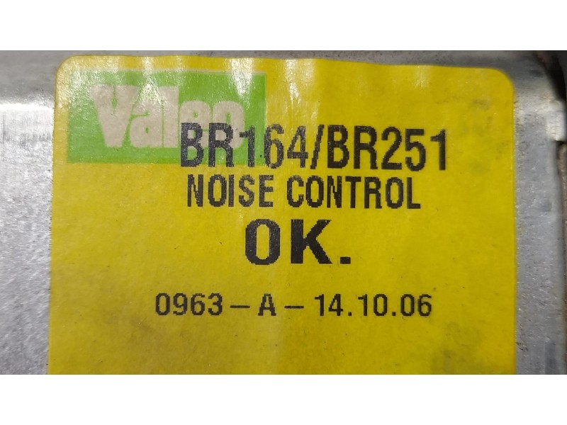 Recambio de motor limpia trasero para mercedes-benz clase r (w251) 320 cdi l (251.122) referencia OEM IAM A2518200042 77275 