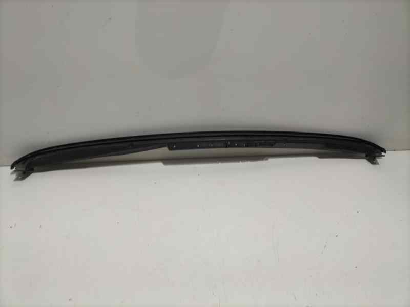Recambio de molduras delanteras para peugeot 307 break / sw (s1) 2.0 hdi cat referencia OEM IAM 9647652080 81773 