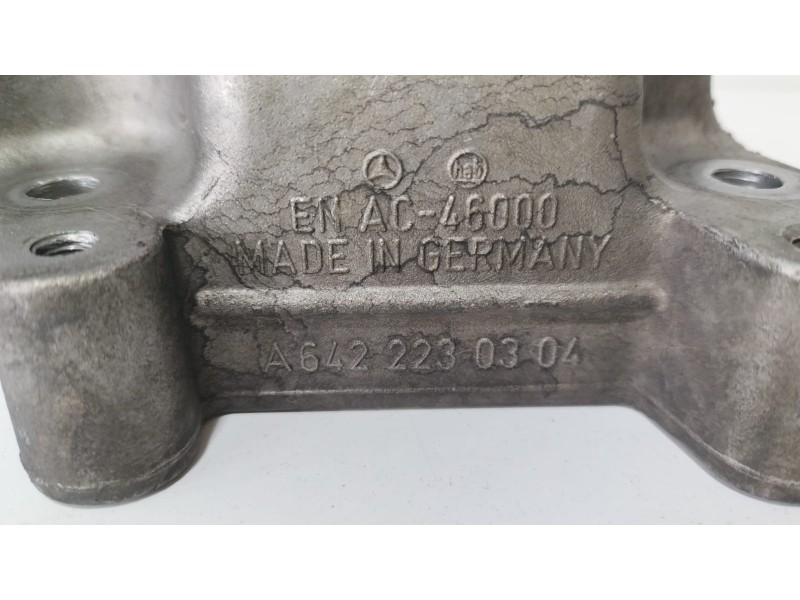 Recambio de soporte motor derecho para mercedes-benz clase r (w251) 320 cdi l (251.122) referencia OEM IAM A6422230304 77285 